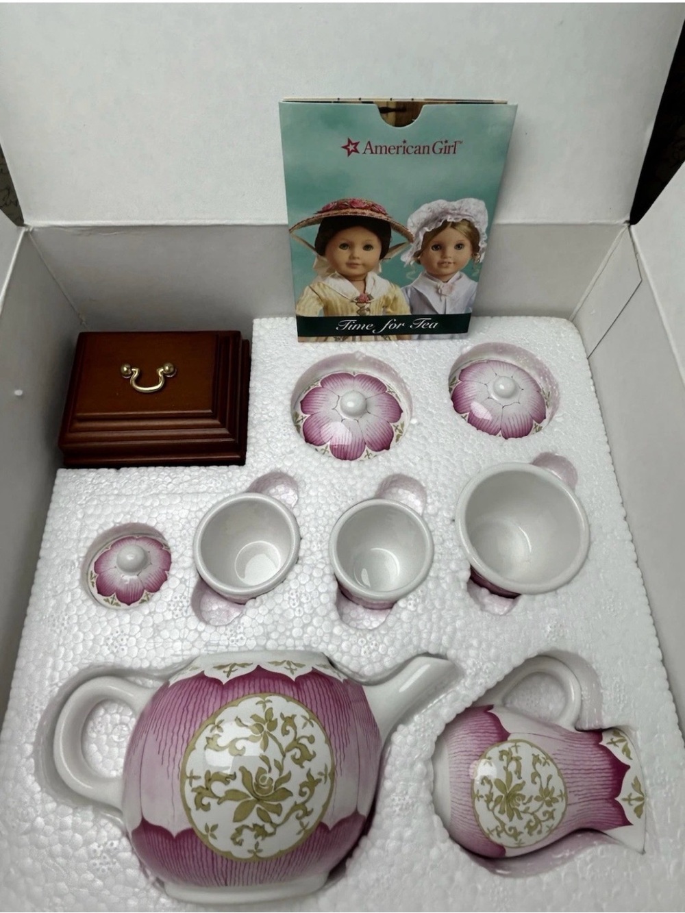 AMERICAN GIRL Felicity's Colonial Tea Set With In Original Box